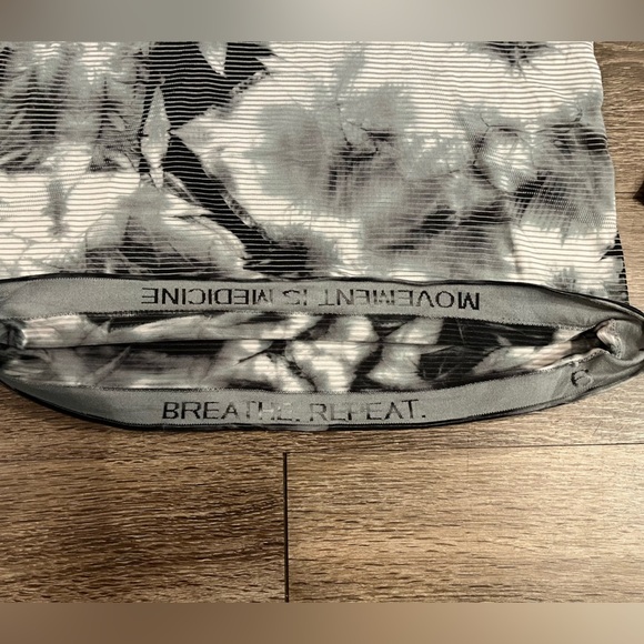 Lululemon Swiftly Tech Long Sleeve 2.0 *MultiDye Shibori Stripe Graphite Grey 6 - Picture 7 of 7